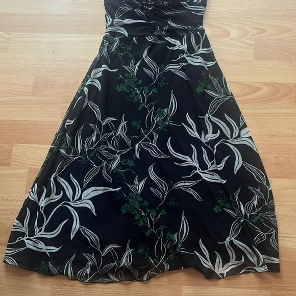 Le Chateau V-Neck Black Summer Dress w/ Tropical Woods Leaves Detailing - Picture 2 of 4